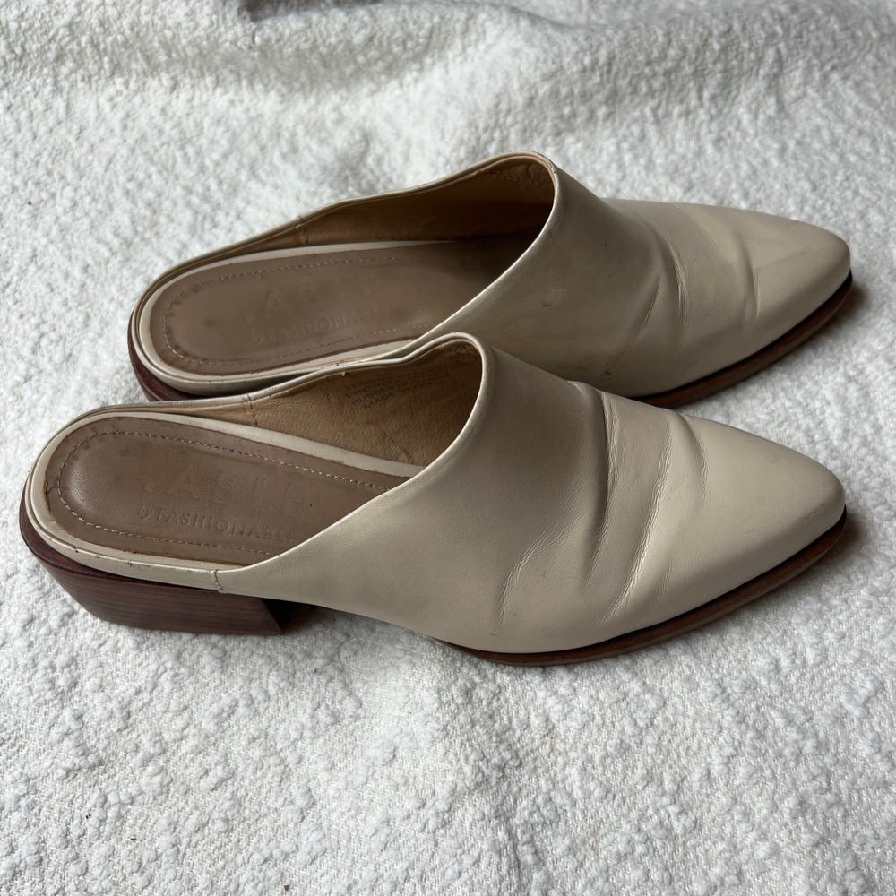 ABLE by Fashionable Womens Leather Pointed Toe Block Heel Mules Cream Size 6.5